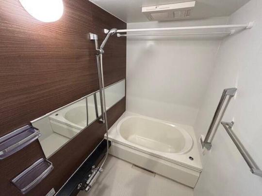 �o�X���[��