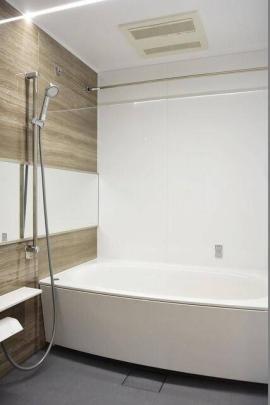 �o�X���[��