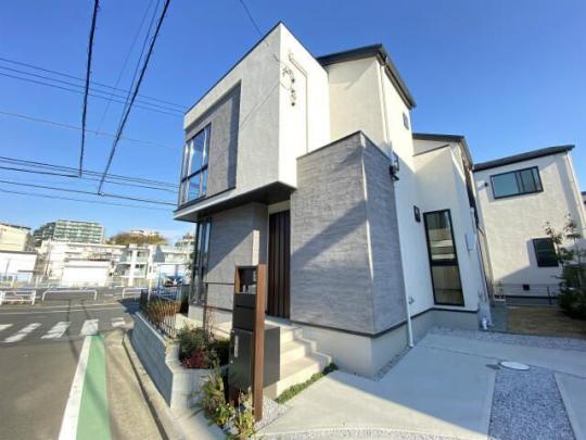 �l�C�G���A�ł�