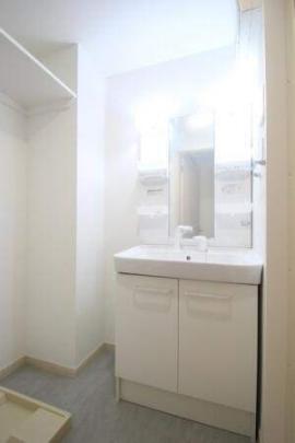 �Ɨ����ʑ�