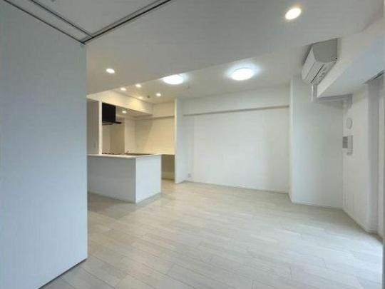 ���j�^�[�t���C���^�[�z������܂�