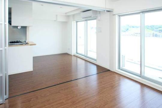 ���r���O