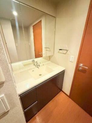 �Ɨ����ʑ�