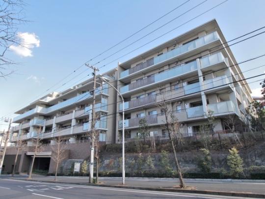 外観タイル張りです