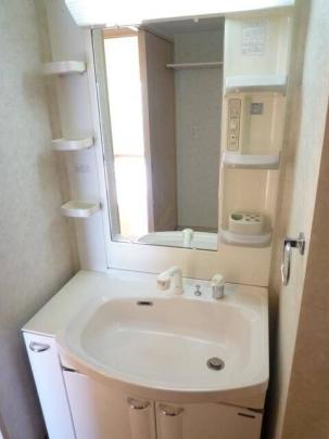 �l�C�̓Ɨ����ʏ�