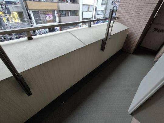 �o���R�j�[