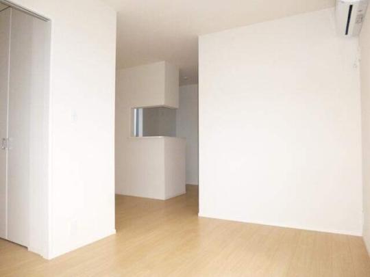 ���r���O