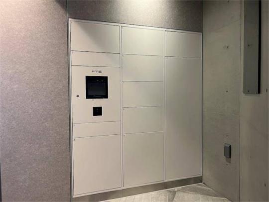 ���L����