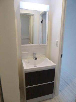 �o���R�j�[