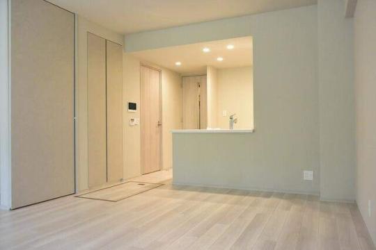 ���r���O