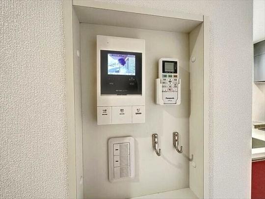 ���j�^�[�t���C���^�[�z��