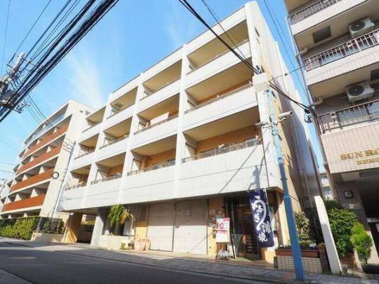 外観タイル張りです