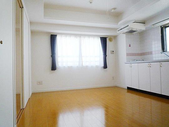 ���r���O