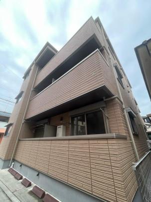 外観タイル張りです