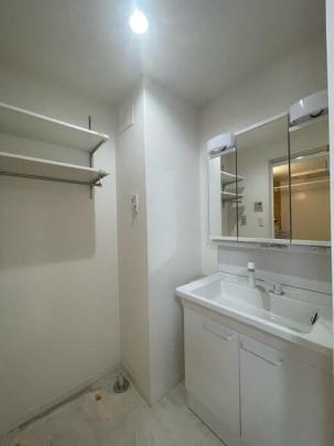 �Ɨ����ʑ�