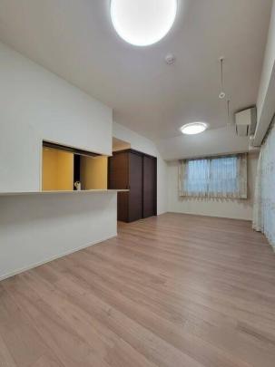 ���r���O