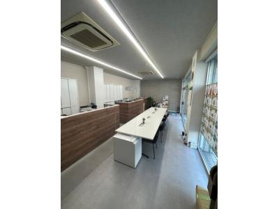 ピタットハウス南森町店 応接室