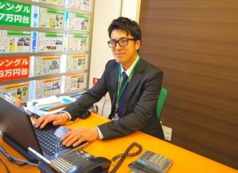 私、川目豊は、おかげさまで今年度、賃貸リーダーに昇格することができました。<br />もともと、アパレル業、配管工事業をやっていて、転職し巣鴨店へ入社し、<br />不動産業自体、まったくの初心者から始めました。前々職の営業経験と<br />ピタットハウスのしっかりしたマニュアルのおかげです。今は新入社員へ教える立<br />場になり、言われる立場から言う立場へとなって初めて見えてくる発見がありました。<br />ピタットハウス巣鴨店は、私を含め既婚者が多く、みなさん落ち着いた方が多く、<br />優しいです。ピタットハウス巣鴨店は生涯に渡って働けるとっても良い職場です。