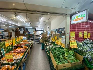 駅の真下にある店頭!