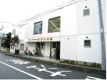 瀟洒な園舎正面
