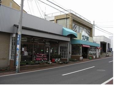 間口の広い店内、ガラスはいつもピカピカです