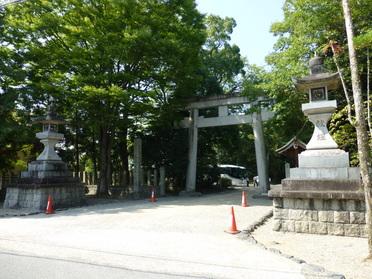 長柄駅から徒歩五分、一応駐車場もあります。