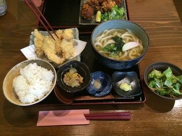 お昼の定食です。千舟定食900円です。
