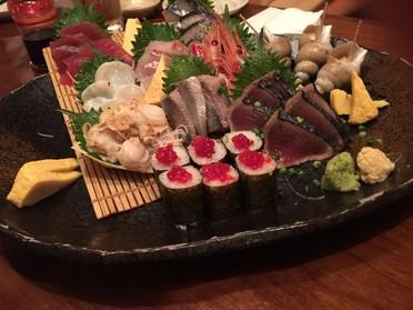 お刺身盛り合わせ 毎朝市場から仕入れる新鮮な魚です