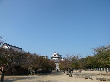 松山城(本丸広場より)