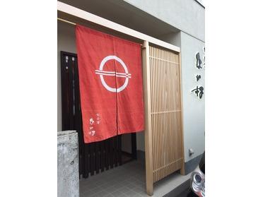 お店入口。道路からはちょっと見えにくいかも