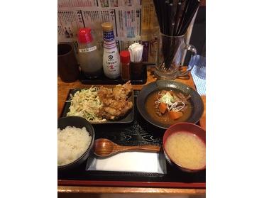 パスポートメニューのモツ煮込み定食