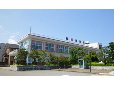 市役所の隣にあり、文化的にも好環境♪