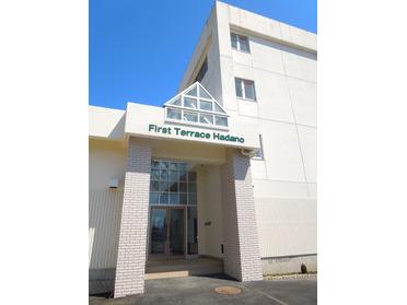 光あふれるエントランス