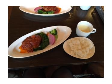 煮込みハンバーグ
