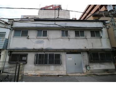 建物正面。目立ちます!
