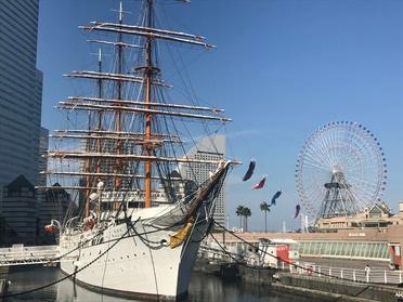 みなとみらいの風景と日本丸