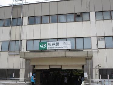 西口の入り口はこちらです♪