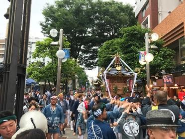 威勢の良い御神輿
