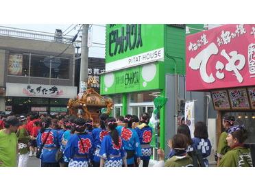 与野駅東口ピタットハウス前もお神輿の通り道