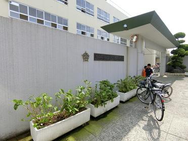 正門