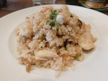 とてもおいしい魚介類のピラフ