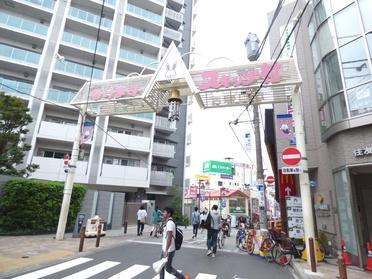 南口を出ると右手に見えてくるスキップ村の出入り口