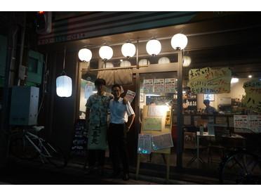 はい、店員さんとお友達。