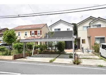 外観写真です♪カーポート上は太陽光パネルです