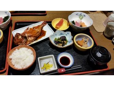 煮魚ランチ