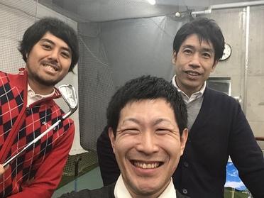 左が鈴木コーチ、右は高橋店長