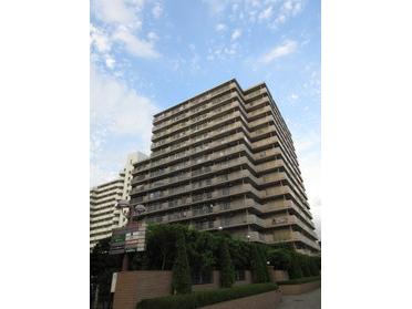 建物の外観です。15階建てのマンションです。