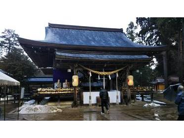 拝殿です。お賽銭は忘れずに。