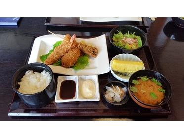 ミックスフライ定食