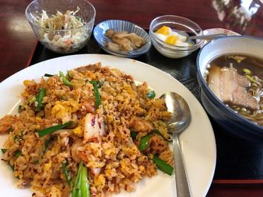 ランチタイムのキムチチャーハンセット